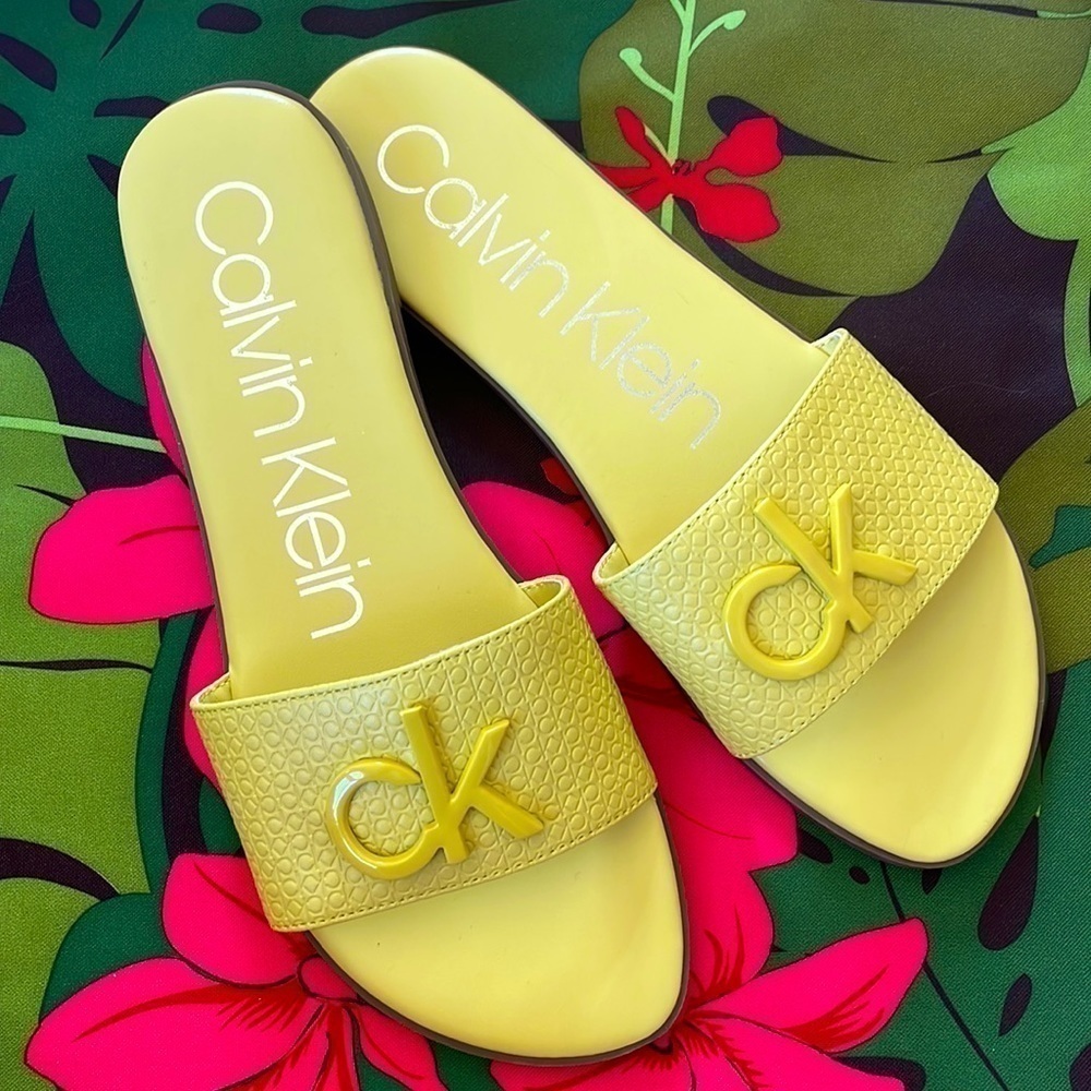 Brand New Calvin Klein Yellow Large Strap Metal Logo Detail Slide Sandals